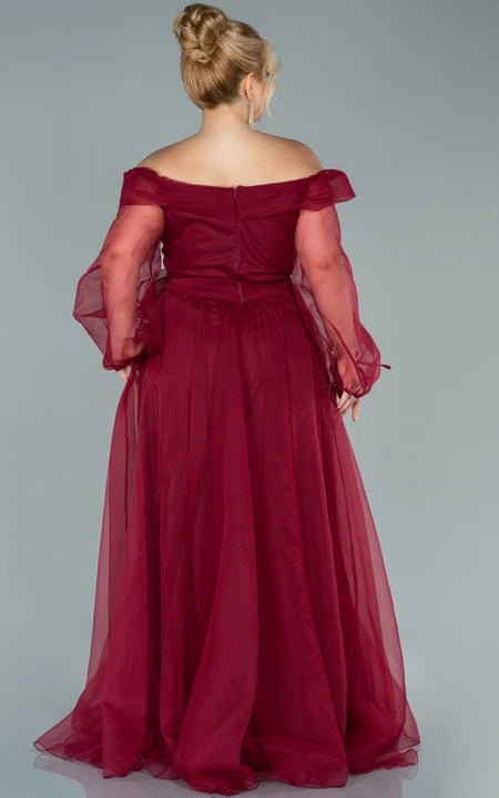 Schulterfreies, vorne geschlitztes Illusion-Kleid in Übergröße mit langen Ärmeln und Reißverschluss auf der Rückseite