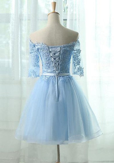 Roztomilé šaty s odhalenými rameny, áčkového střihu, z organzy s krajkovými aplikacemi