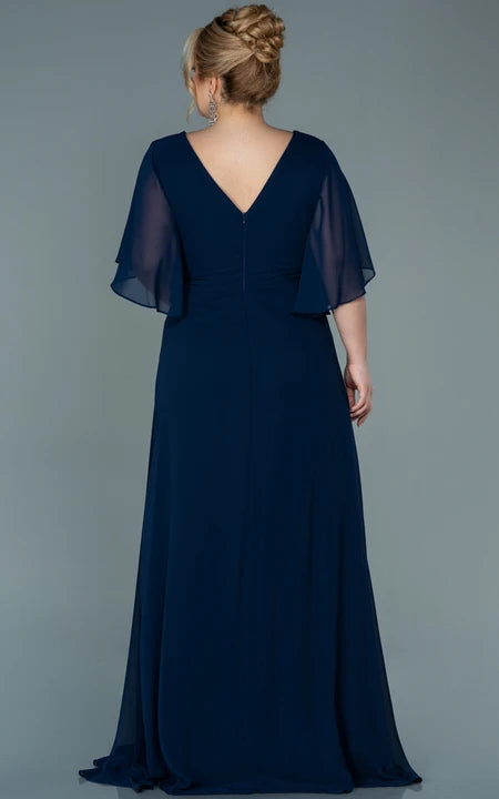Empire-Kleid aus Chiffon mit V-Ausschnitt und Fledermausärmeln und Rüschen in Übergröße für die Brautmutter