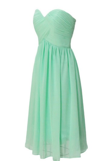 Abito corto arricciato senza spalline con allaccia