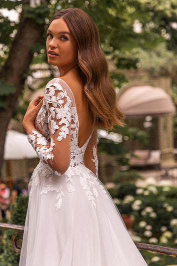 Elegante scollo a V un abito da sposa a manica lunga da pavimento in linea con appliques