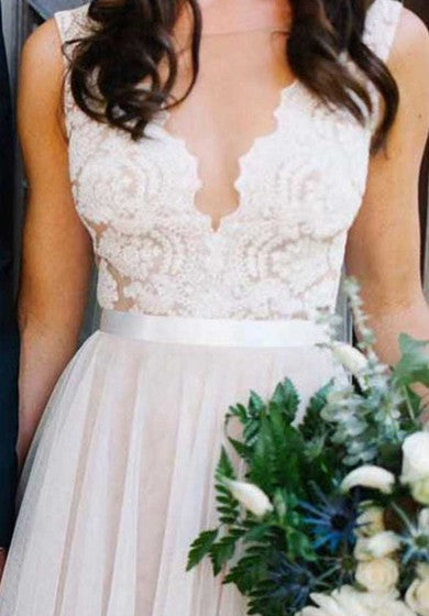 Vestido de tul de tul de Tule Sleeveless V Neck A-Line con top de encaje