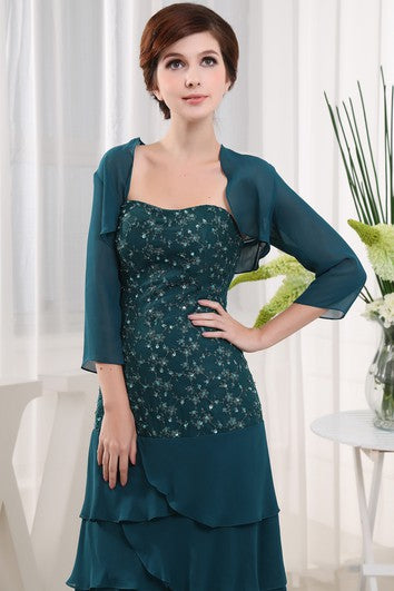 Trägerloses, langes Chiffonkleid mit Perlen und Applikationen