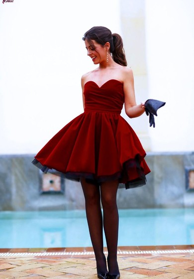 Adotti abiti da ballo da ritorno a ritmo di abiti da ballo di Borgogna di Sweetheart 2018