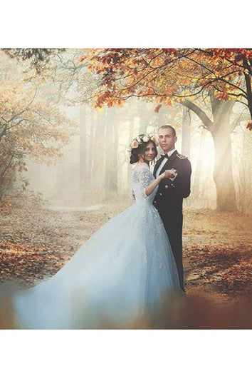 Vestido de encaje de tren de la media manga fuera del hombro Apliques de la capilla