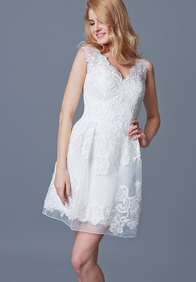 Elegante abito a pizzo corto a-linea senza maniche con pieghe