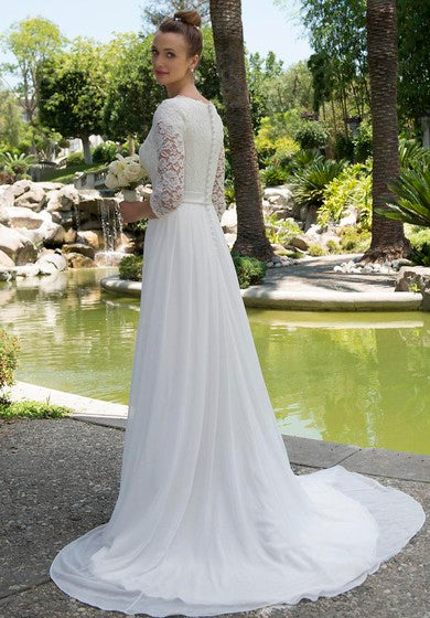 Informal Modest Beach Scoop Neck Lace Chiffon Wedding Dress With 3-4 Sleeves