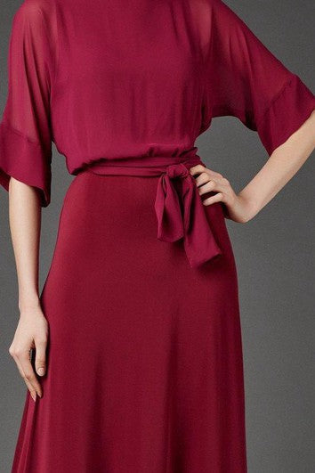 Bateau-Fledermaus-Halbarm-A-Linie Plissee-Chiffon-Langes Kleid mit Schärpe