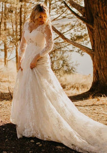 Country Plus Size Lace V-neck Illusion 3-4 Long Sleeve Spring/Fall/Winter Court Train Wedding Dress