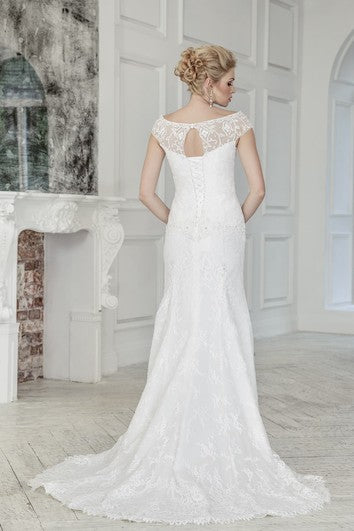 Šaty s dlouhým pouzdrovým střihem, krátkými rukávy, korzetovým zadním dílem a krajkou s korálkováním