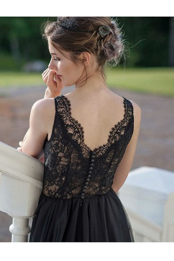 Robe de mariée noire trapèze à bretelles sans manches avec dos en V profond et volants en dentelle, ceinture/ruban