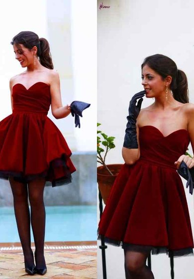 Lovely Sweetheart Burgundy 2018 Homecoming Dresses Short Prom Gowns