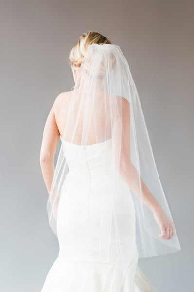 Simple Plain Tulle Single Layer Wedding Veil with Hair Comb