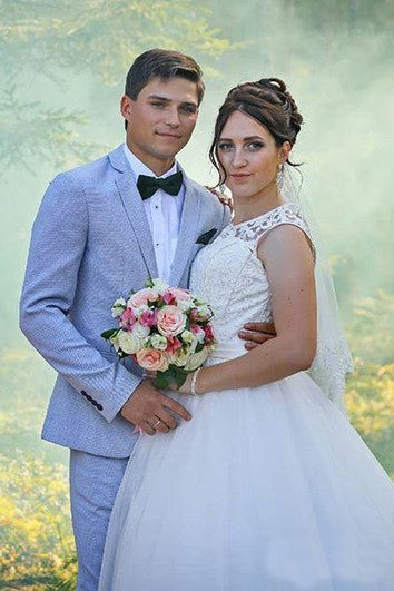 Ethereal Lace and Tulle Jewel-neck Sleeveless Bridal Gown