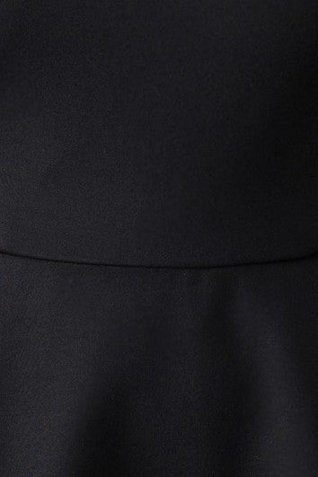 Lässiges schulterfreies, kurzärmliges, knielanges Cocktailkleid