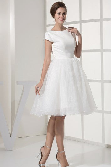 Midikleid in A-Linie mit Miniärmeln und Falten