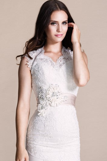 Cap-sleeved Mermaid Lace Dress With Keyhole