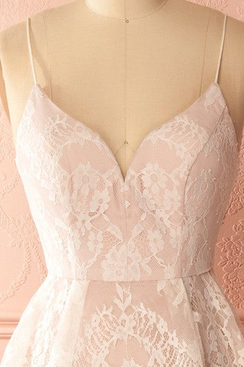 الدانتيل عالي منخفضة خط بلا أكمام فستان رسمي عتيقة مع الزهور