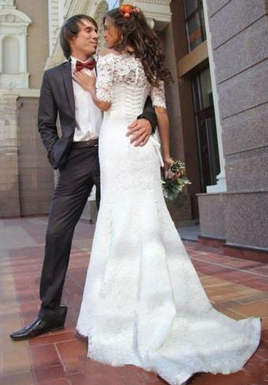 Vestido de satén con corpiño de encaje sin hombros con medias mangas