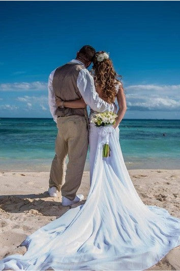 Moderní svatební šaty mořské panny s hlubokým V výstřihem a krajkovými aplikacemi