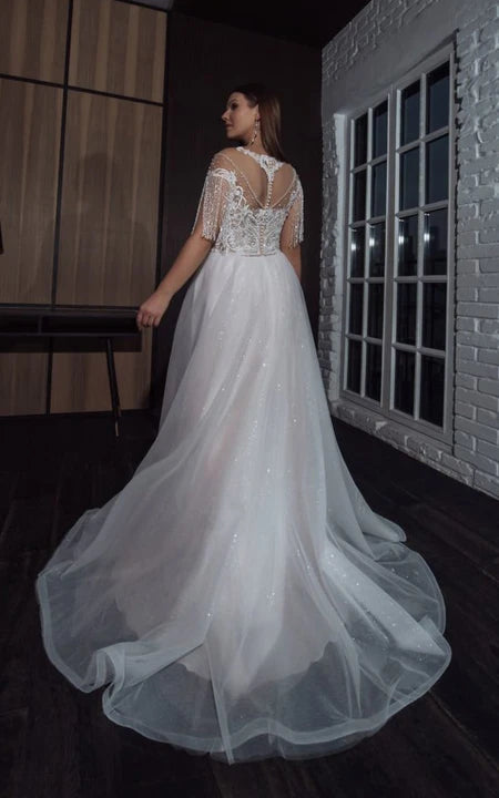 Robe de mariée trapèze grande taille à col bénitier et épaules dénudées avec détails en cristal et appliques en dentelle