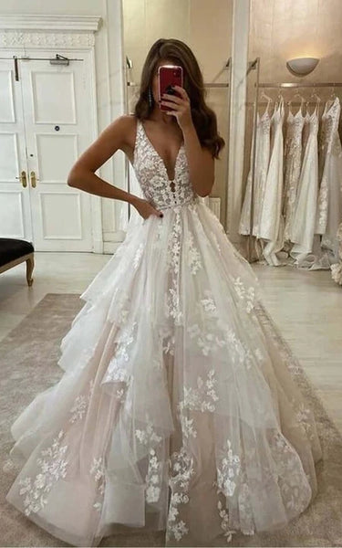 Sexy Plunged A-line Ball Gown Tulle Layered Lace Applique Wedding Dress