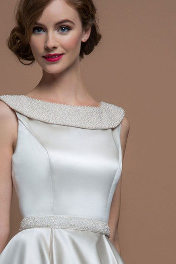 A-Linie Šaty na svatbu s výstřihem do véčka, délka po čaj, saténové, s korálky a V-zadním výstřihem