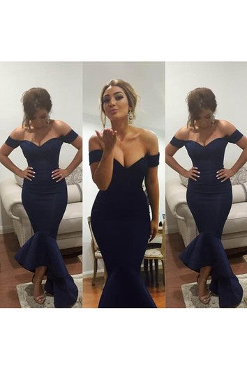 Sexy šaty na ples ve stylu mořské panny s odhalenými rameny a volány, s vysokým a nízkým lemem