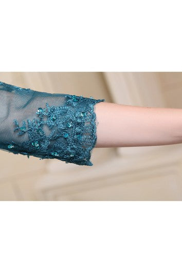 Maxi šaty s véčkovým výstřihem, říšským střihem, průsvitnými rukávy a aplikacemi