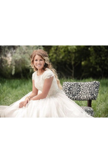 Modest Ilusion Scoop Tap Tap Manges Capeed Crystal Lace A Bedding Wedding Wedding.