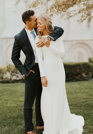 Schlichtes langärmliges Mormonen-/LDS-Etuikleid aus Satin mit U-Ausschnitt und Schleppe