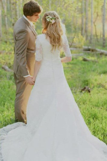 Mezza maniche a v-scollo a forma di abito da sposa vintage in pizzo