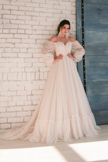 Vestido de novia elegante de gas de gasa con mangas y apliques de 3/4 de hombro