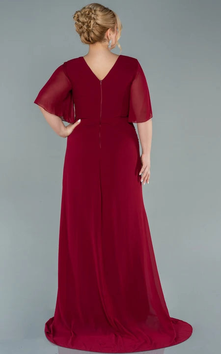 Elegantes, halbärmeliges Empire-Kleid aus Chiffon mit V-Ausschnitt und Schlitz vorn in Übergröße