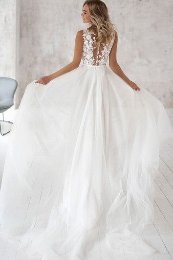 Bohemian V-neck A Line Lace and Tulle Sweep Train Wedding Dress with Appliques