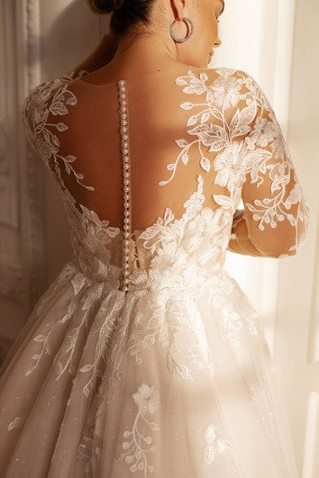 Sexy Ball Gown Bateau Lace Sweep Train Wedding Dress with Appliques