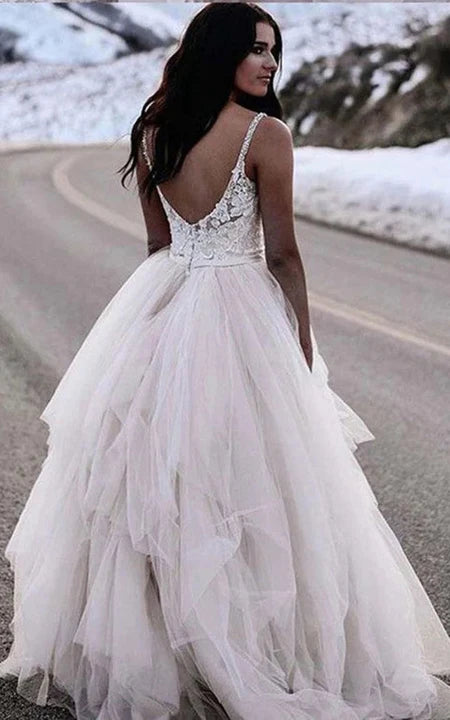 Vestido de novia de vestidos de vecina de tul de invierno.