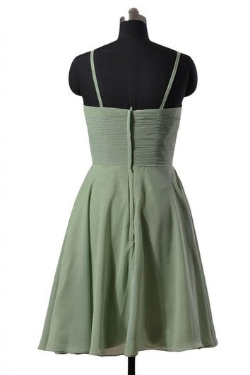 Šaty bez rukávů s tenkými ramínky, délka ke kolenům, plisované, z šifónu