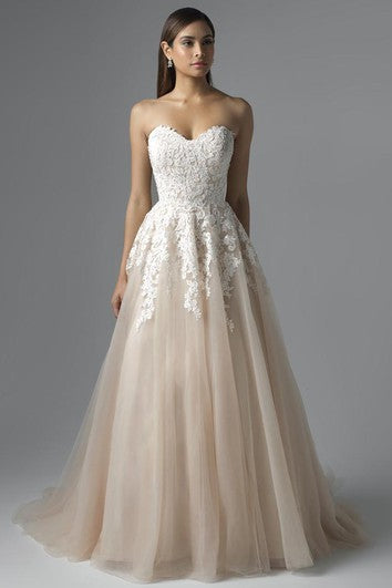 A-Line Sweetheart Appliqued Floor-Length Sleeveless Lace&Tulle Wedding Dress With Pleats And Lace-Up Back