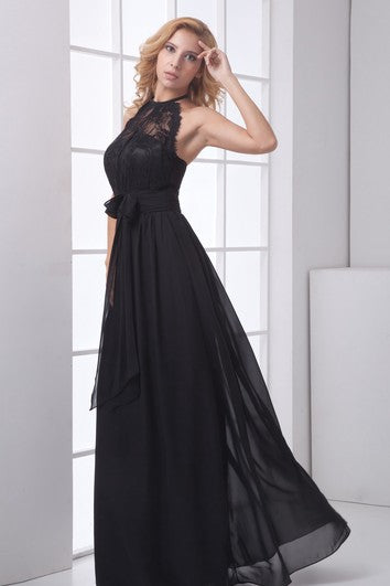 Maxi krajkové šaty bez rukávů s vysokým límcem a mašlí