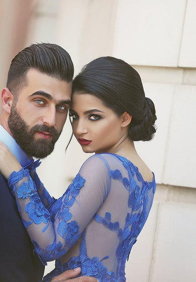 Jemné šaty s aplikacemi v královské modré, plesové šaty 2022 s dlouhým rukávem