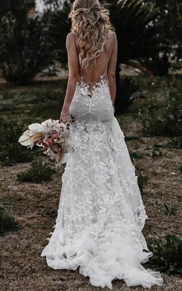 Country Plunged Sleeveless Sexy Sheath Lace Backless Wedding Dress with Sweep Train