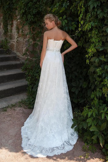 Guaina lungo abito in pizzo corsetto senza maniche con appliques e gioielli in vita