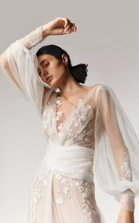 Robe de mariée éthérée à manches bouffantes en tulle et dentelle