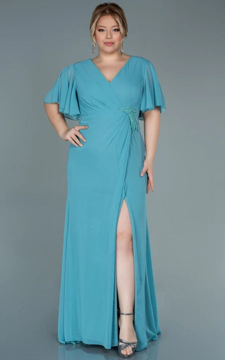 Empire-Kleid aus Chiffon mit V-Ausschnitt und Fledermausärmeln und Rüschen in Übergröße für die Brautmutter