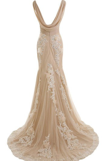 Šaty mořská panna s výstřihem do V, aplikacemi a záhyby