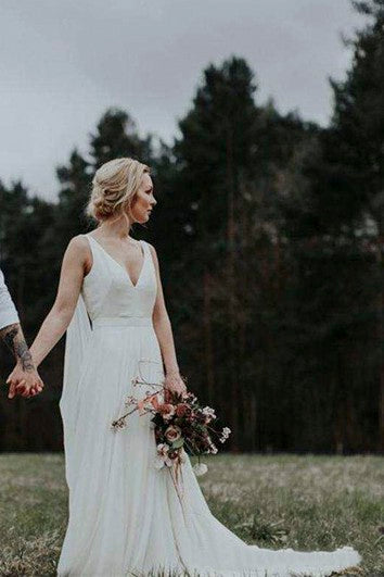 Elegantní Watteau Plunging V-krk Bohyně A-line Svatební Šaty s Katedrálním Vlakem