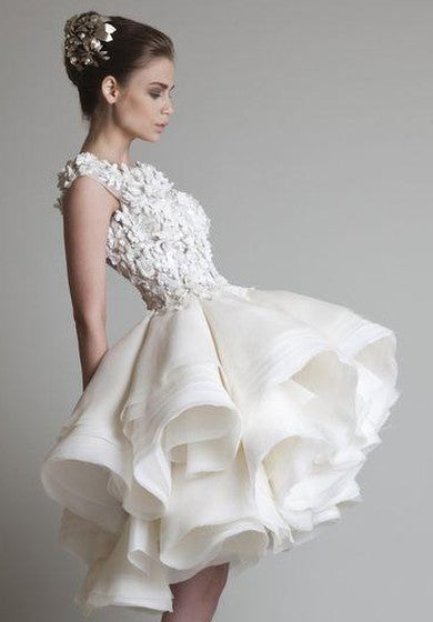 Robe de soirée de cocktail en organza avec appliques et volants en dentelle