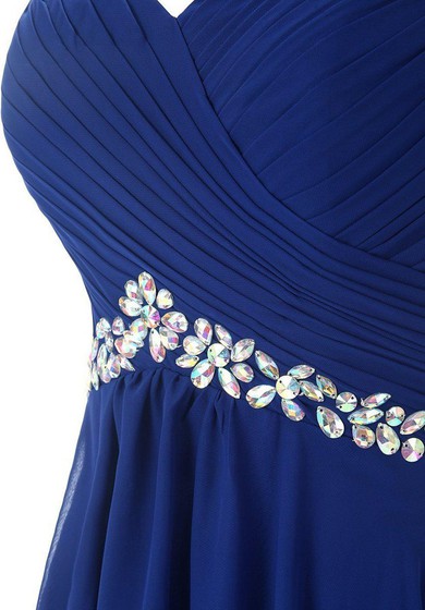 Šifonové šaty s krátkými rukávy, korálkováním a průstřihem na zádech