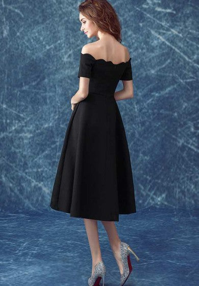 Šaty s krátkým rukávem, odhalenými rameny, áčkovým střihem, plisované, krátké, z elastanu